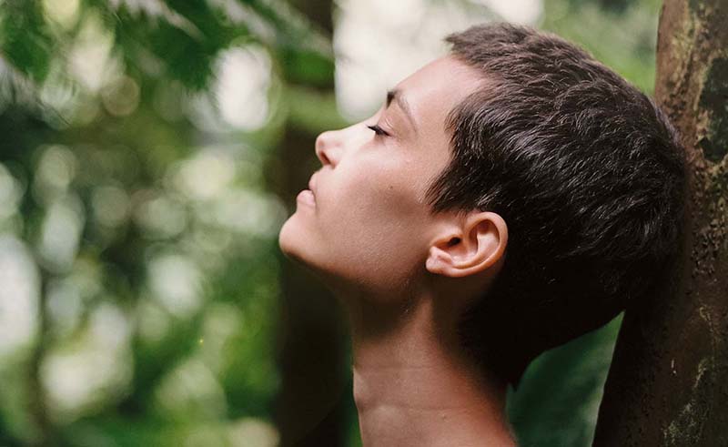 What is Mindfulness? (And How it Changes Your Brain)